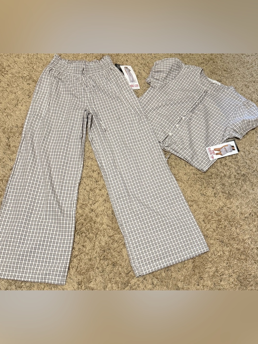 Celebrity Pink Button Front Puff Sleeve Top And Wide Leg Pants Set Size: S
